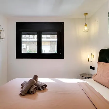 Casa Maria Townhouse- Terrace-4 Bedrooms Casa de Férias L'Hospitalet de Llobregat